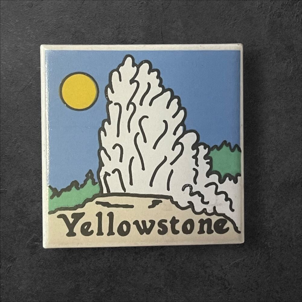 Vintage Yellowstone Geyser Old Faithful Souvenir Ceramic Magnet Wyoming 2 Inch